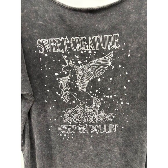 Womens LoveSick by Torrid Sz 1X Top Black Unicorn Off the Shoulder Asymmetrical - Picture 2 of 9